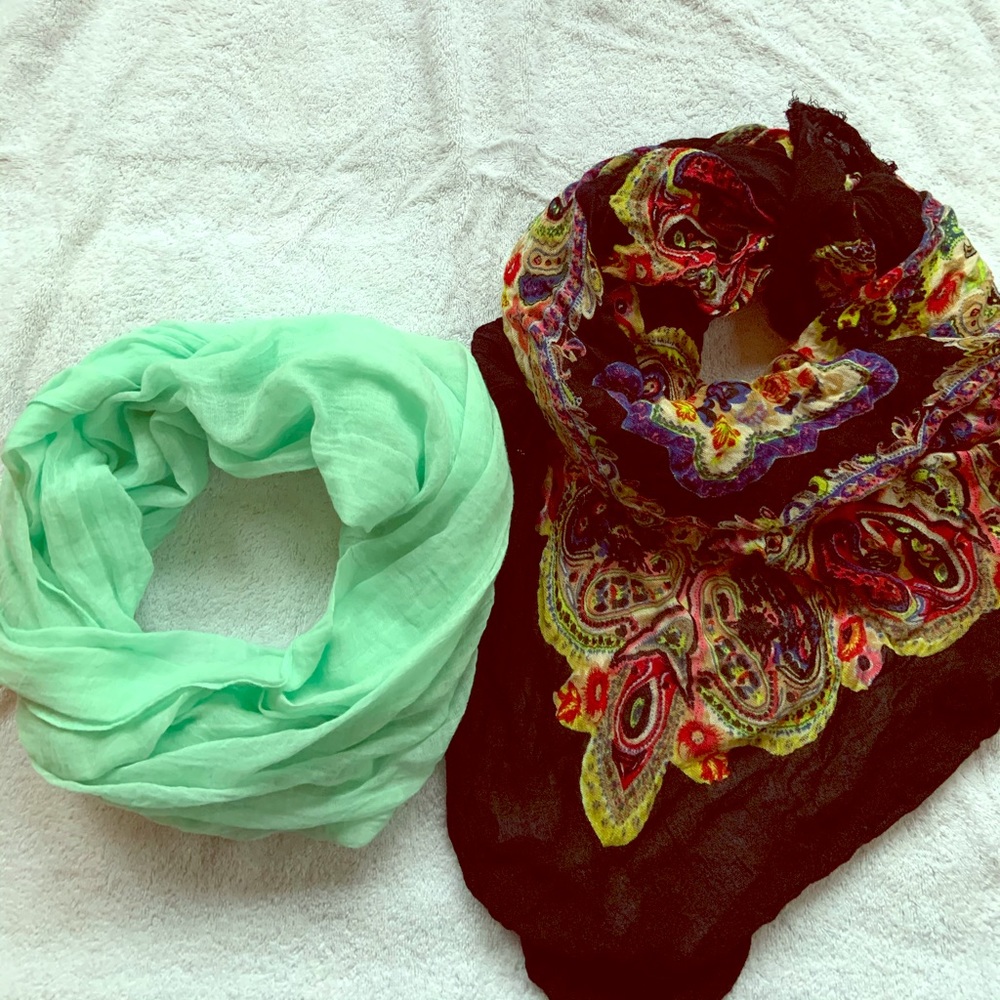 ❄️Bundle of 2 scarves